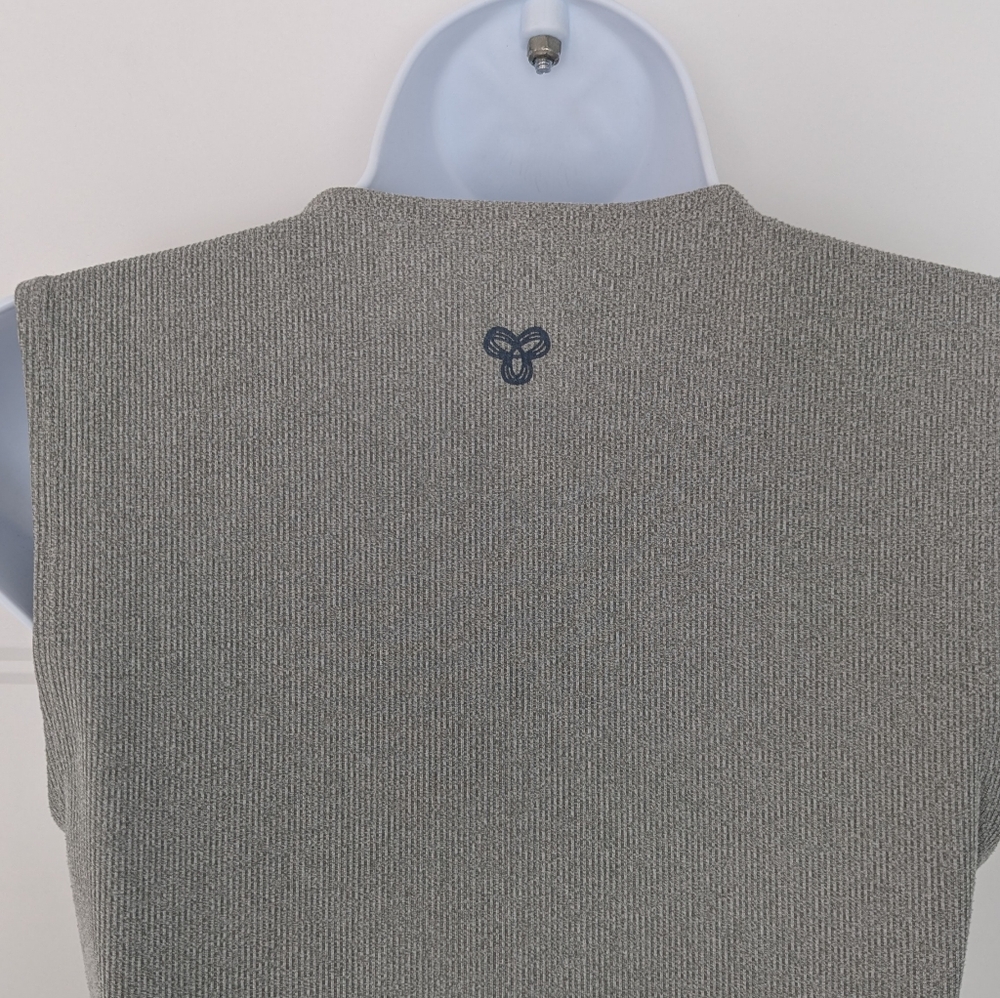 TnAction Aritzia Ribbed Crop Tank Top Grey Sleeveless TNA Activewear Size M - Picture 6 of 6